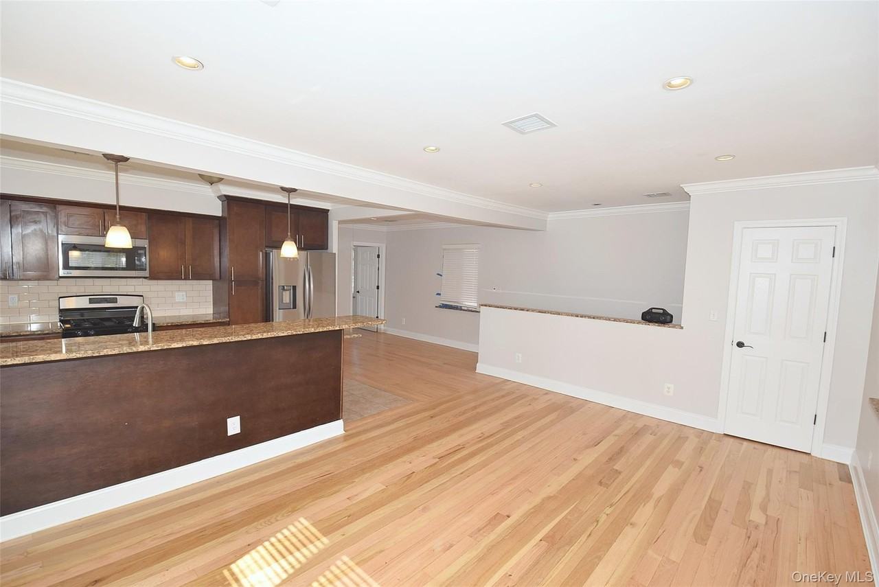 7376 197th St - Photo 5 of 16