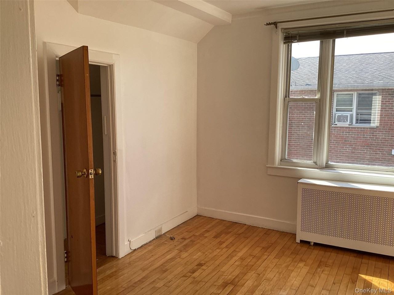 6125 185th St - Photo 4 of 18