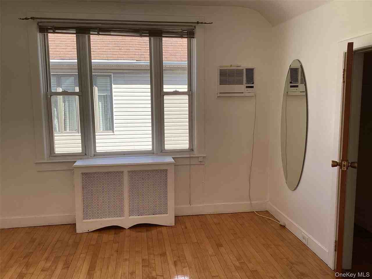 6125 185th St - Photo 5 of 18