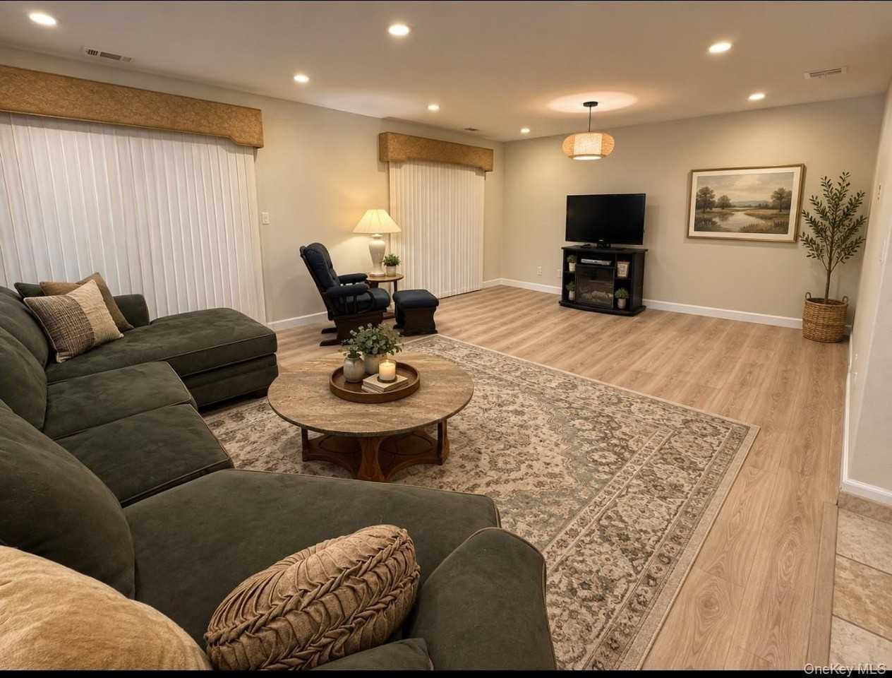 21 Sandy Hill Rd - Photo 2 of 11