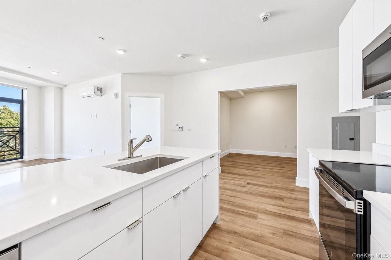 199 E Post Rd #201 - Photo 4 of 15