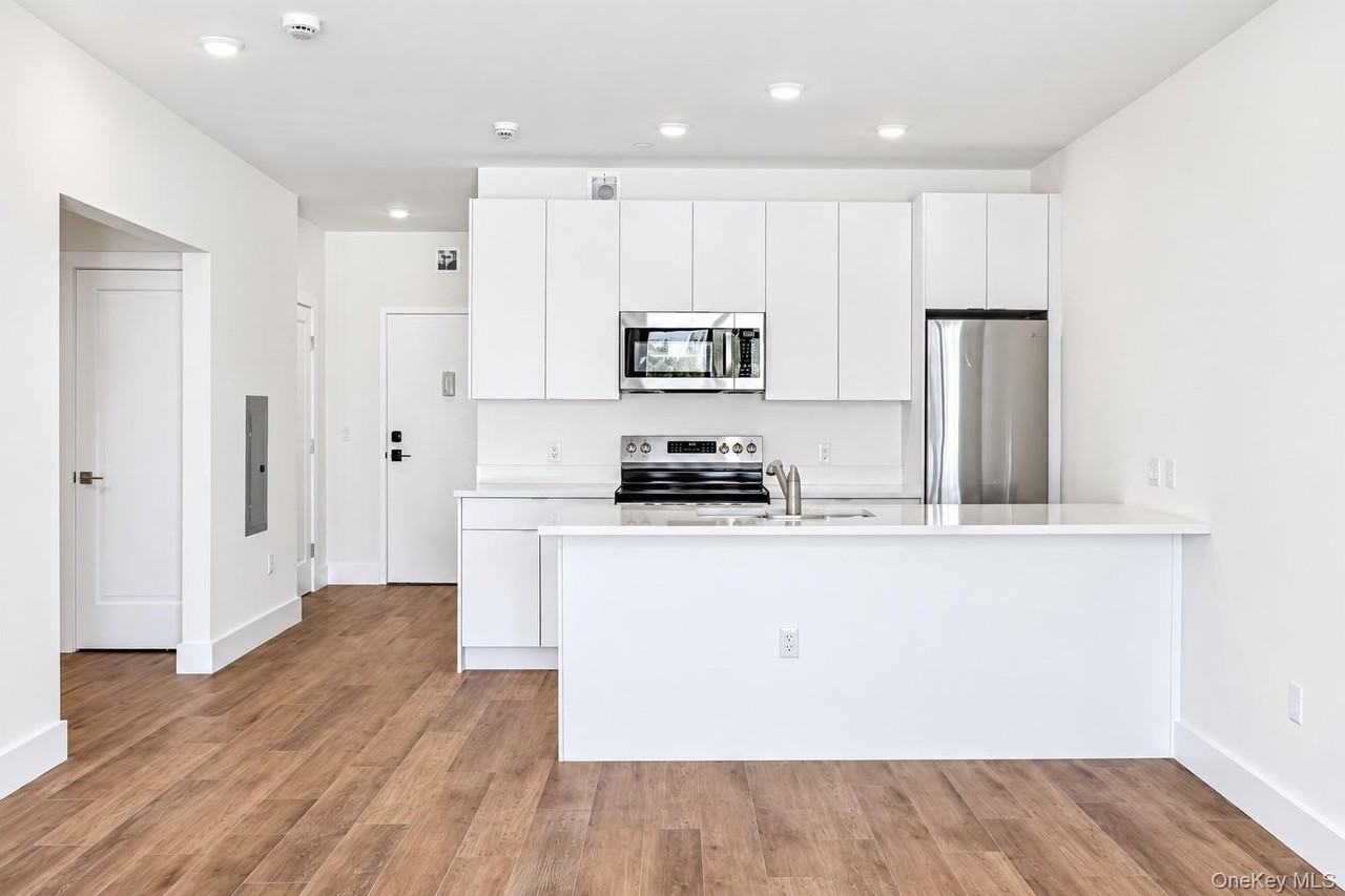 199 E Post Rd #201 - Photo 5 of 15