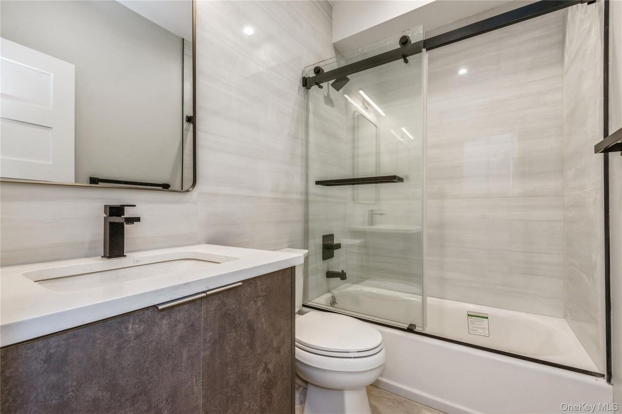 418 Atlantic Ave #202 - Photo 5 of 17