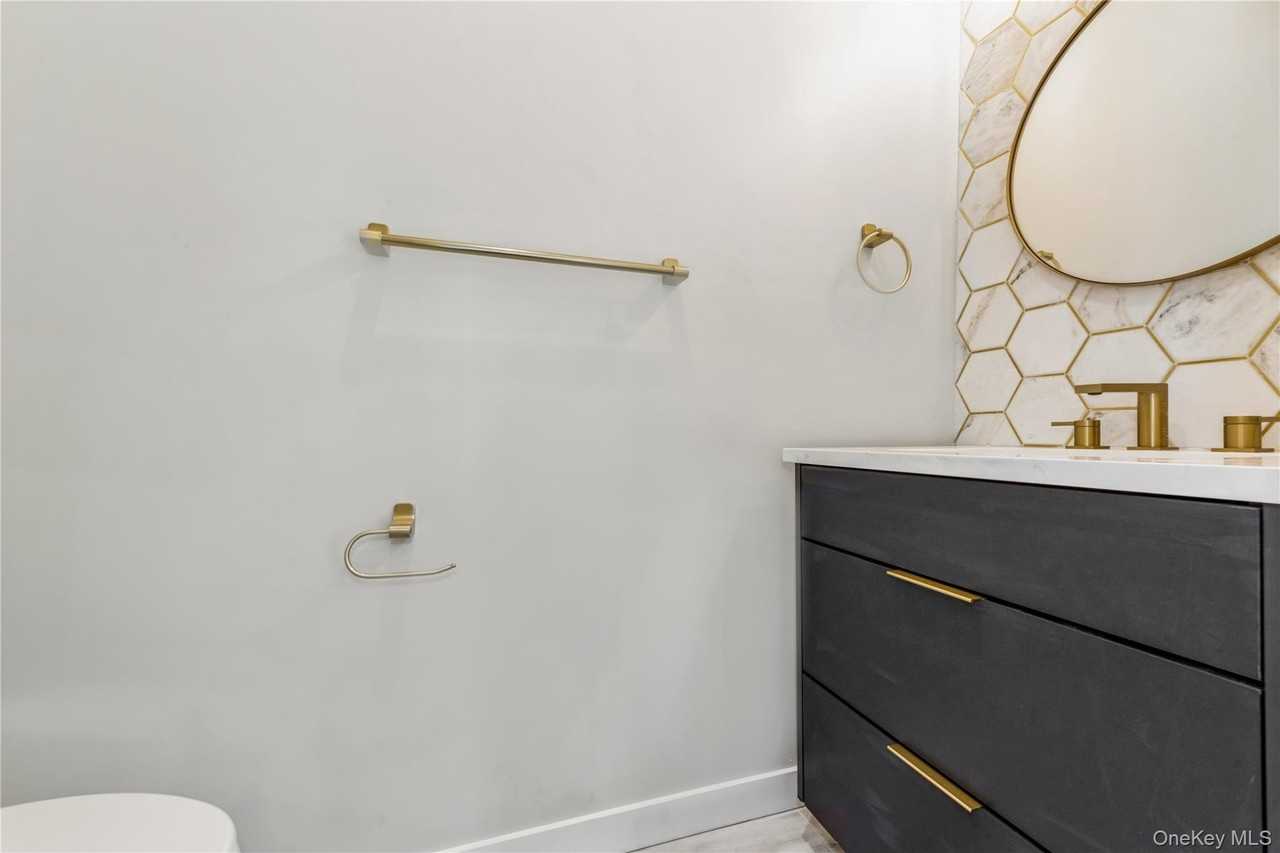 418 Atlantic Ave #202 - Photo 6 of 17