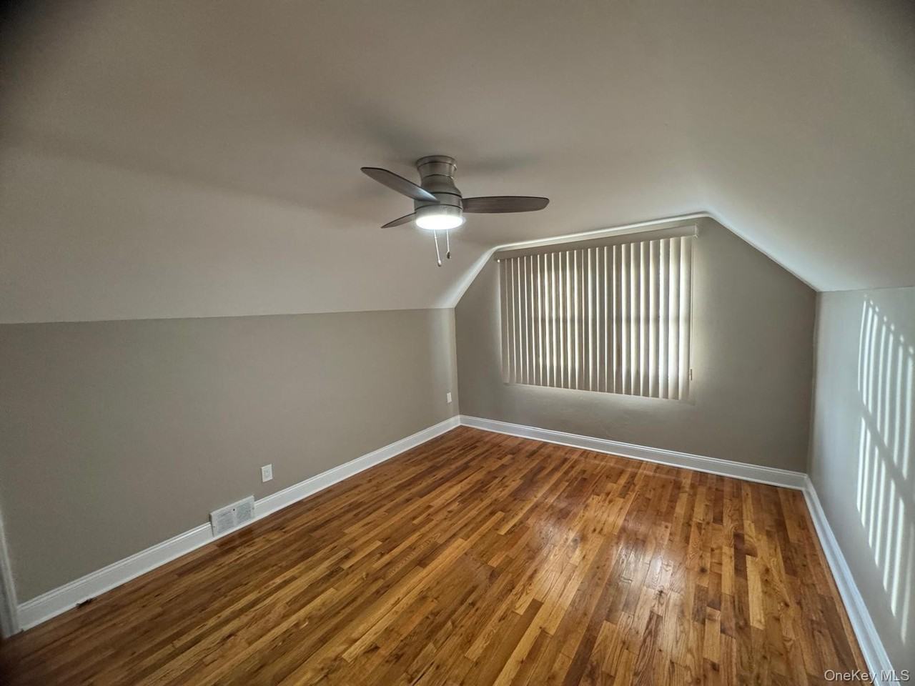 26415 82nd Ave #2ndFL - Photo 7 of 10