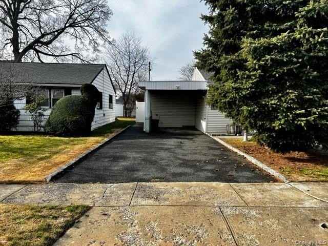 180 Elmwood St - Photo 2 of 14