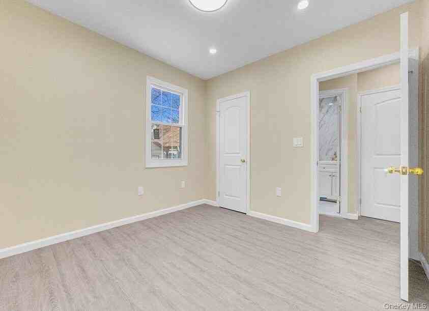 214 Street Unit 2 110-34 - Photo 4 of 7