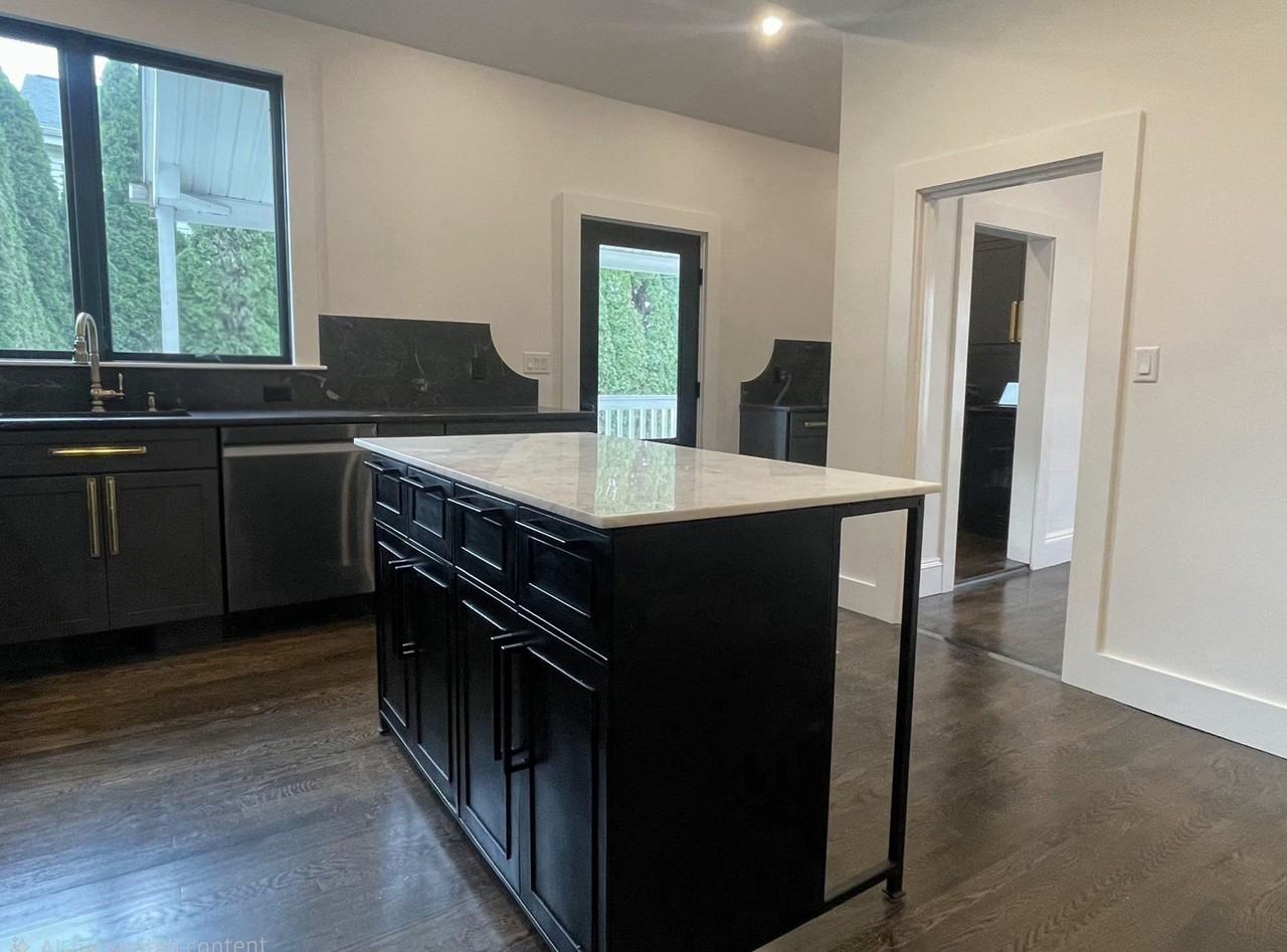 14 Everett St #14 - Photo 5 of 27