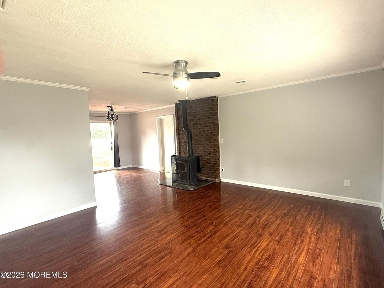 523 Northern Blvd - Photo 2 of 14