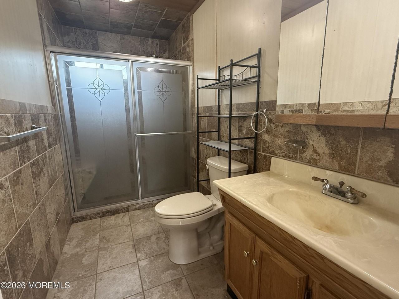 523 Northern Blvd - Photo 6 of 14