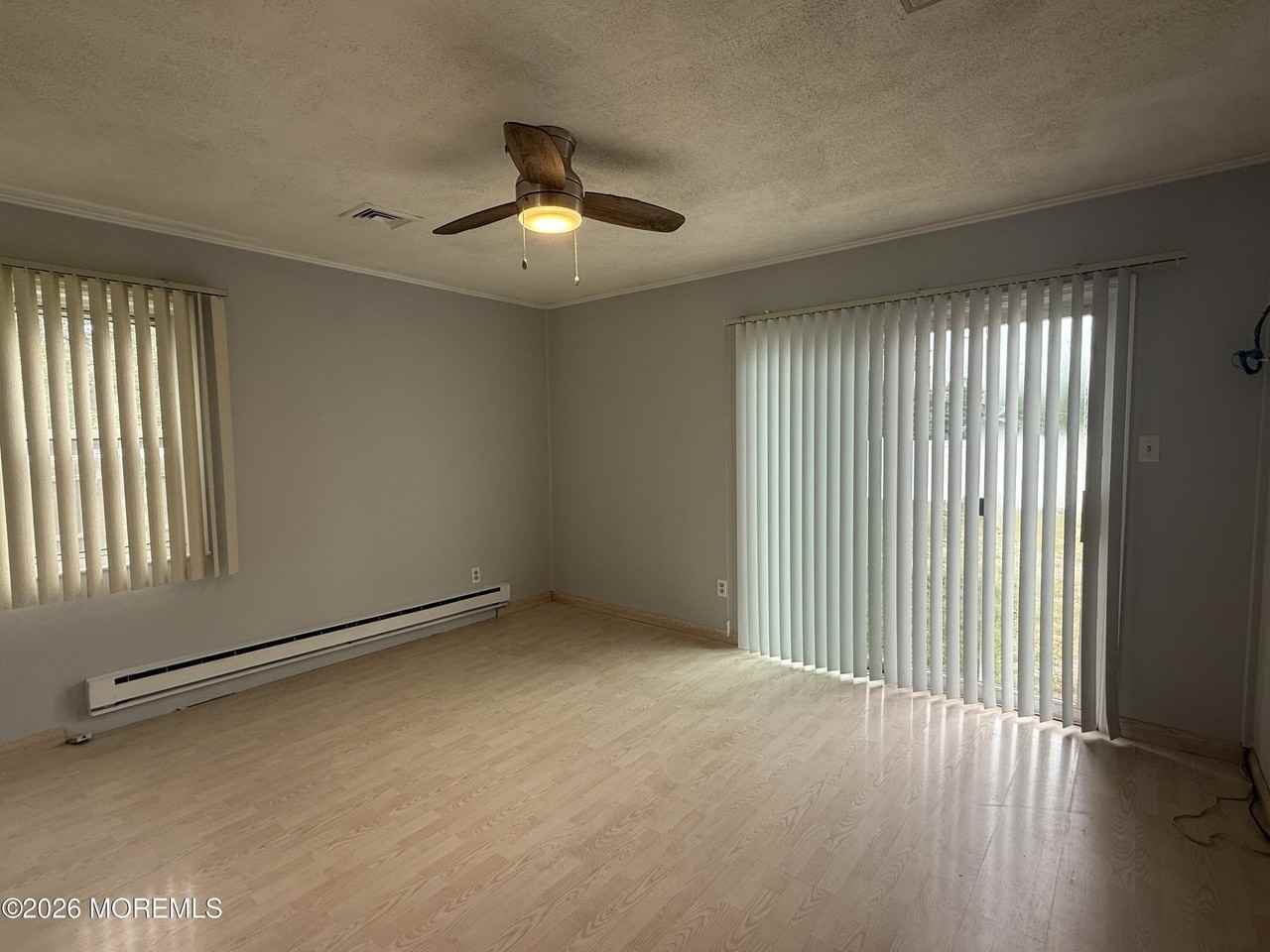 523 Northern Blvd - Photo 7 of 14