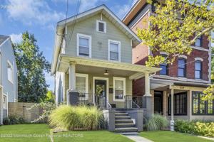 featured image of 1032 2nd Ave