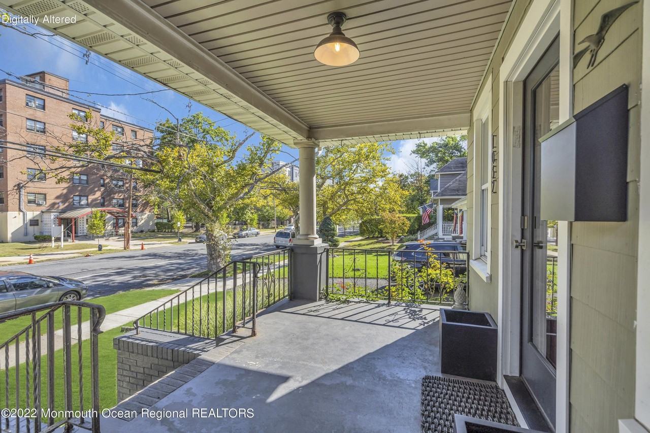 1032 2nd Ave - Photo 4 of 50