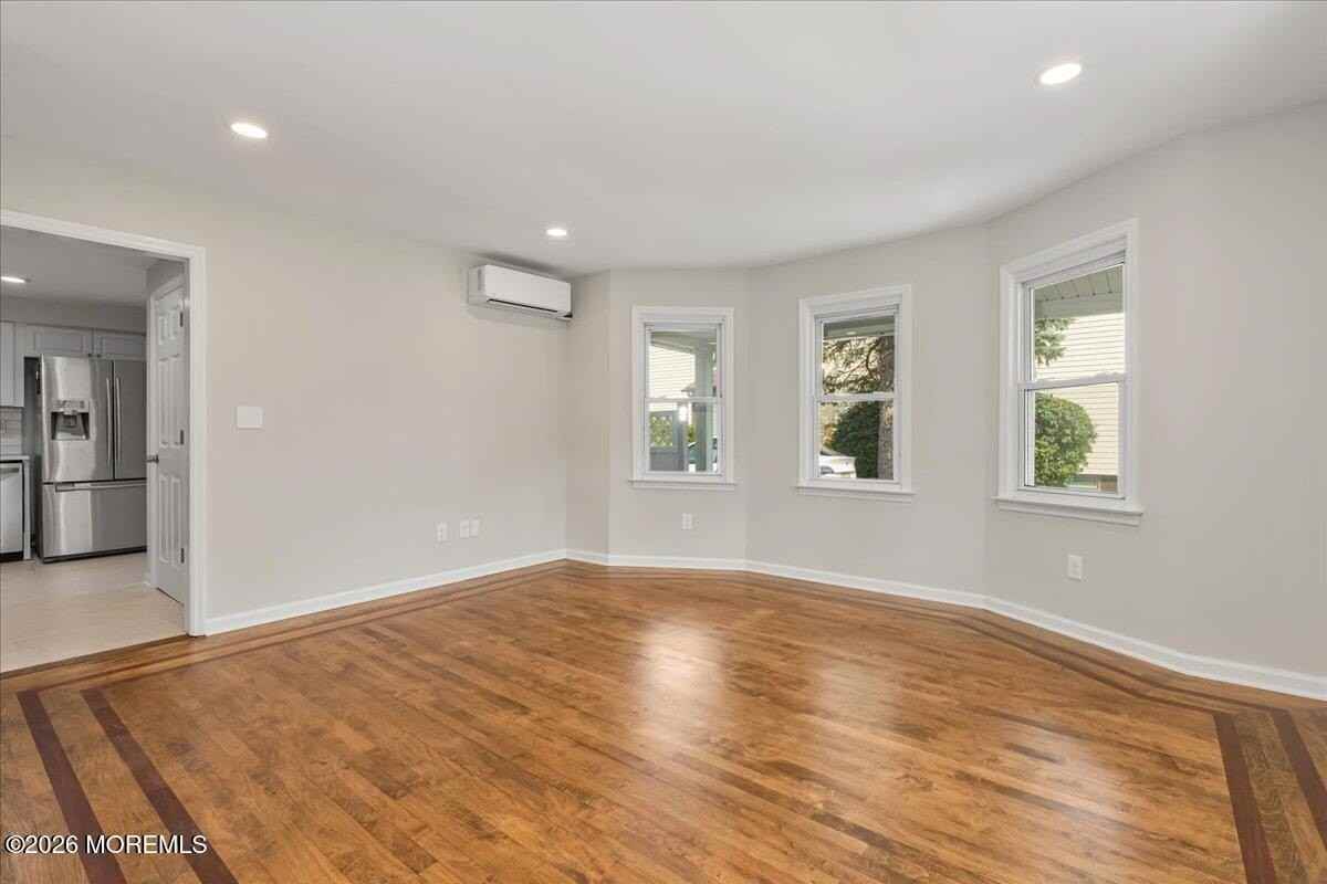 179 Wall St - Photo 3 of 40