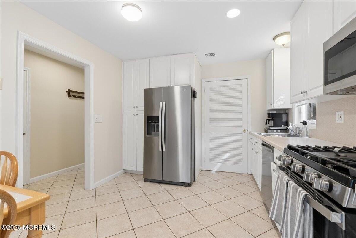 193 Pear Dr - Photo 4 of 23