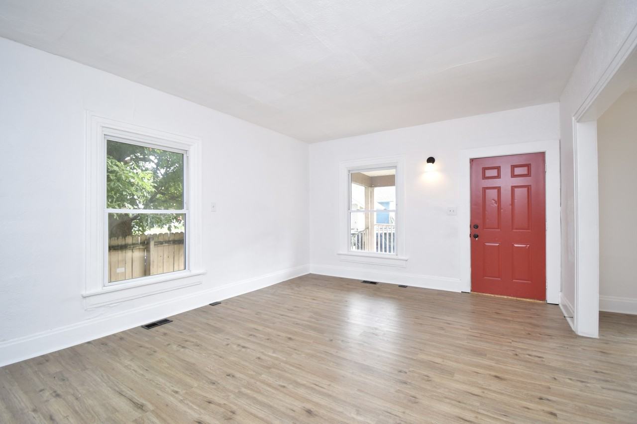 1011 Epworth Ave #1 - Photo 6 of 29