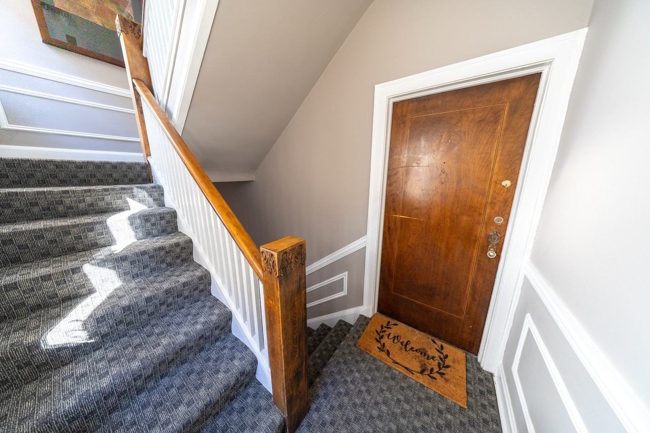 6846 S Paxton Ave #2 - Photo 3 of 19