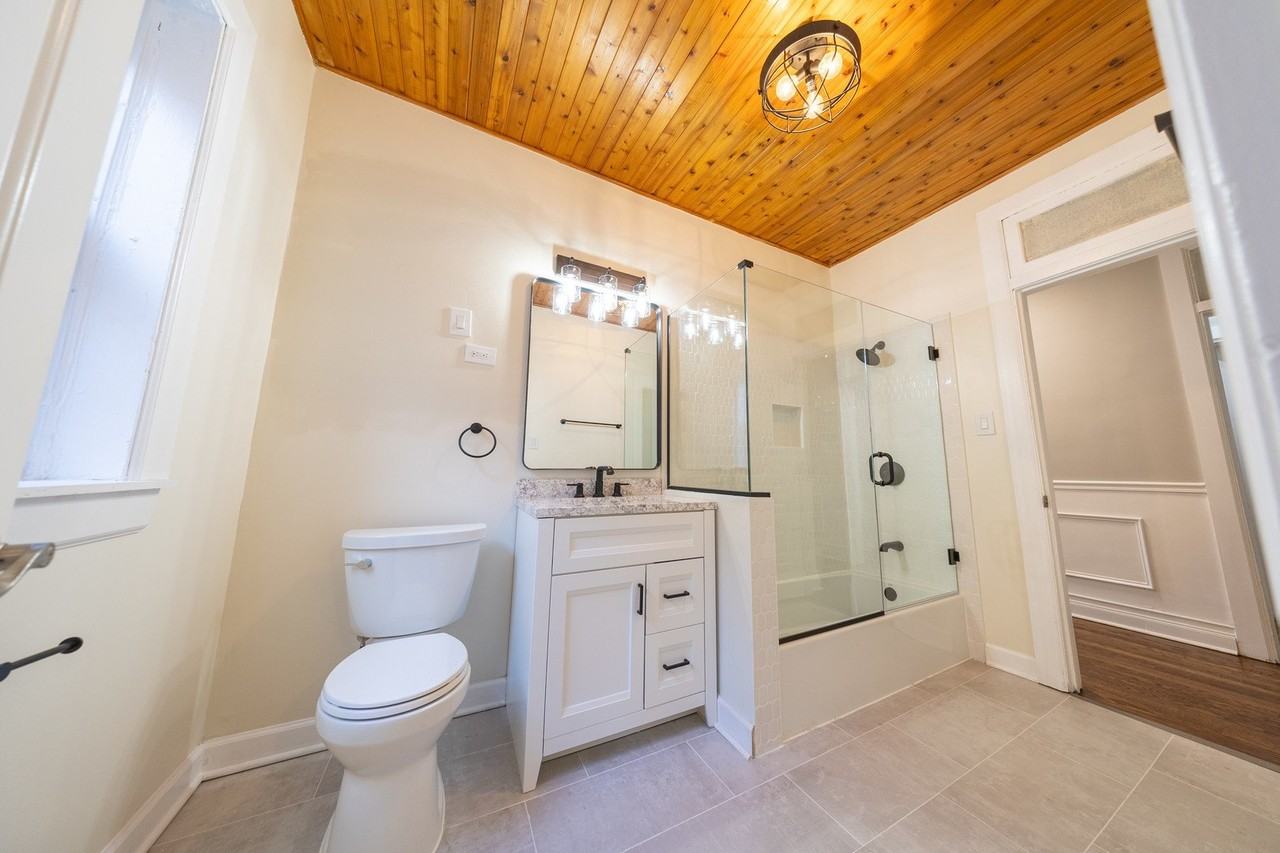 6846 S Paxton Ave #2 - Photo 6 of 19