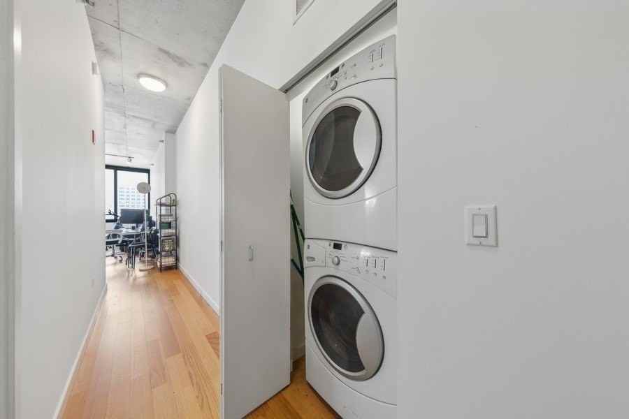 235 W Van Buren St #2918 - Photo 2 of 7