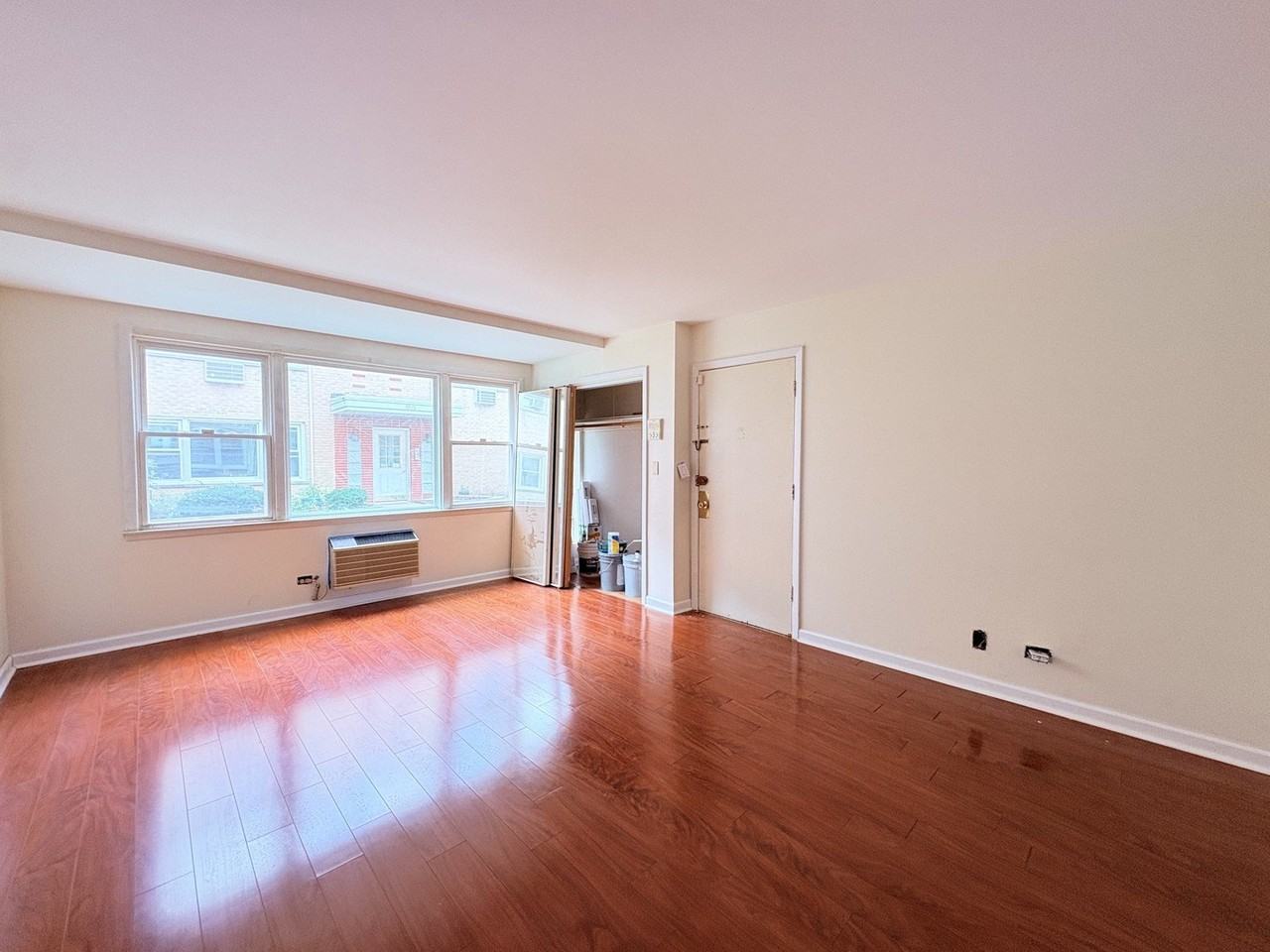 3201 W Berwyn Ave #1S - Photo 4 of 10