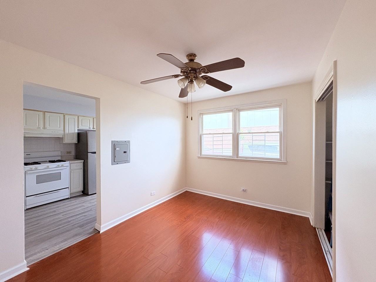 3201 W Berwyn Ave #1S - Photo 7 of 10