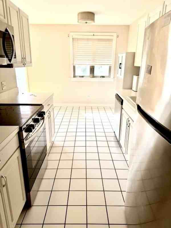 1244 W Byron St #2 - Photo 5 of 10