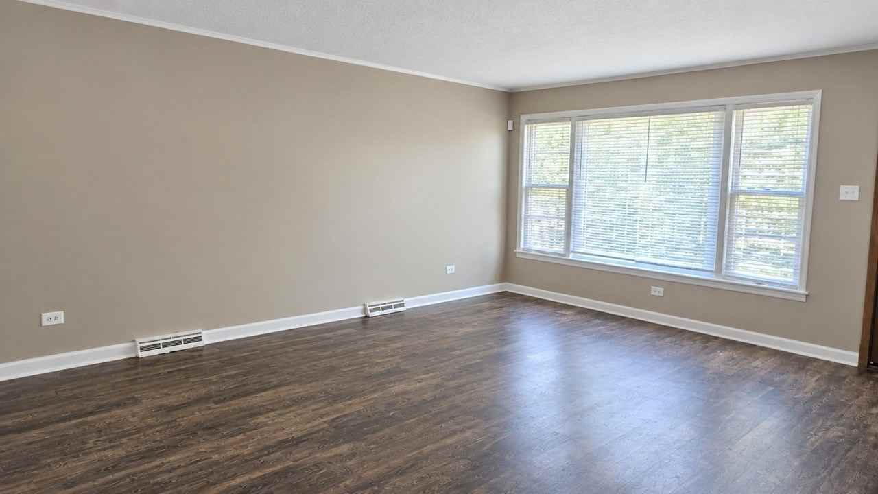 14444 Ellis Ave - Photo 2 of 8