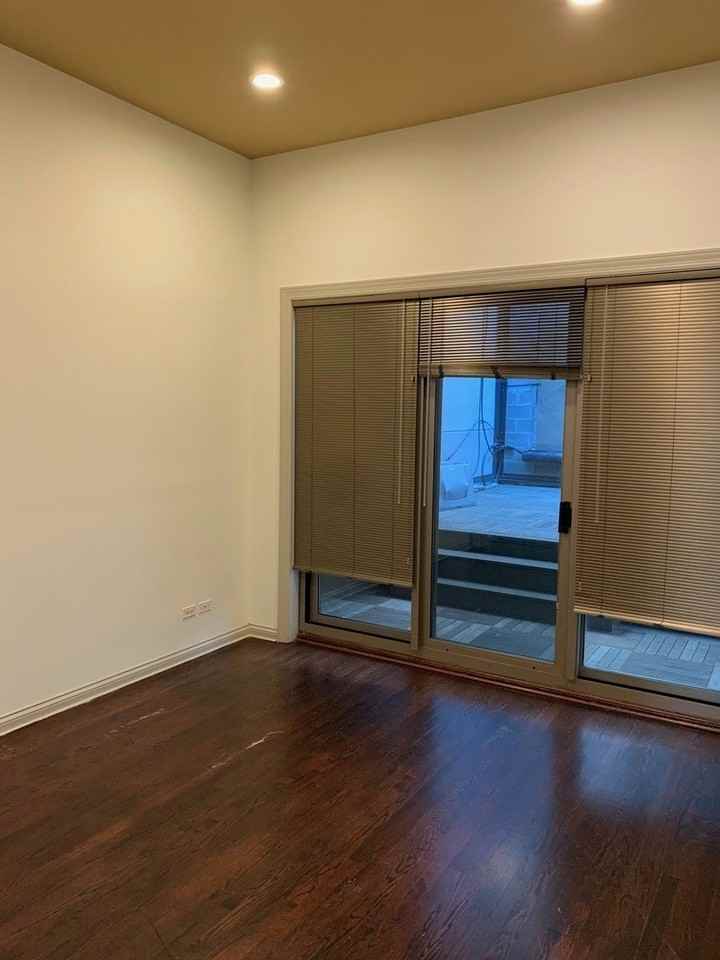 9 E Huron St #1 - Photo 5 of 8