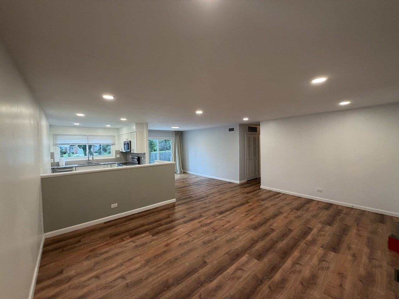 930 Dorncliff Ln - Photo 3 of 19