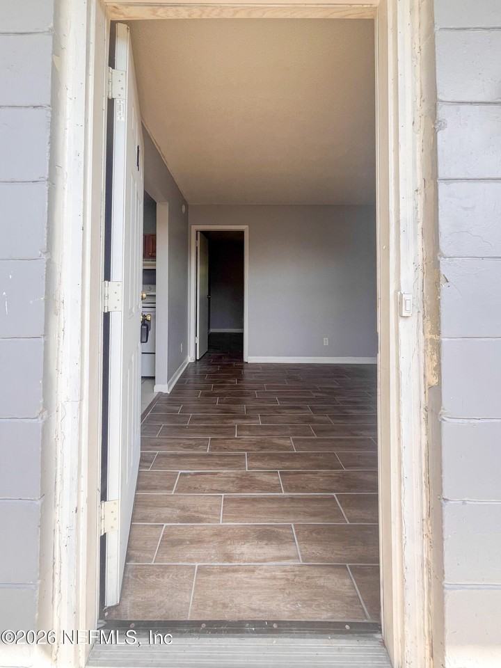 1122 Woodruff Ave #14 - Photo 3 of 16