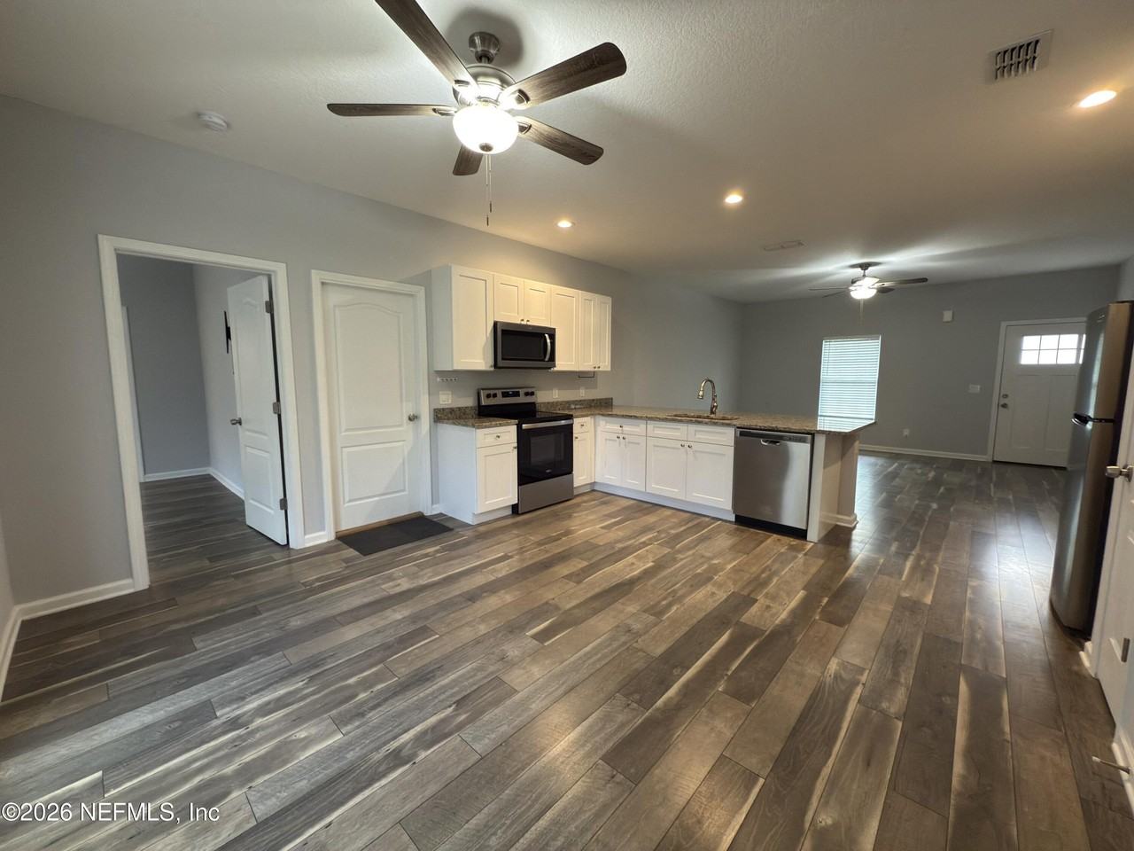 10680 Vaughan Ave - Photo 6 of 24