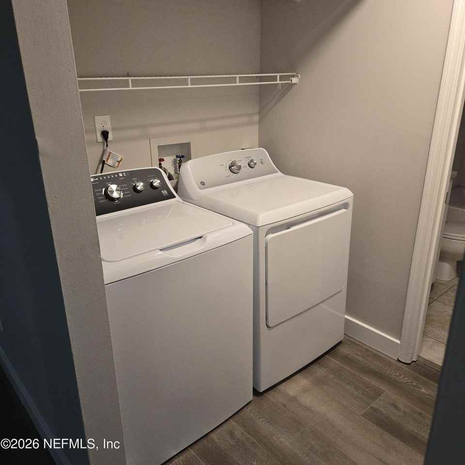 2074 Sea Hawk Dr - Photo 2 of 18