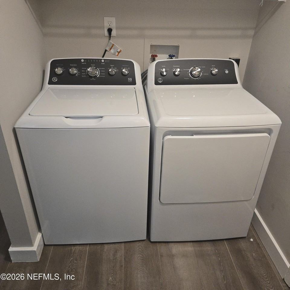 2074 Sea Hawk Dr - Photo 3 of 18