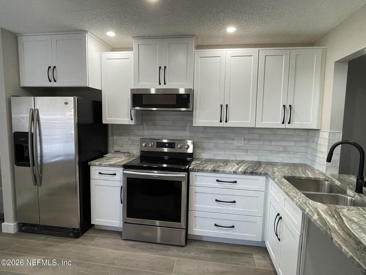 2074 Sea Hawk Dr - Photo 6 of 18