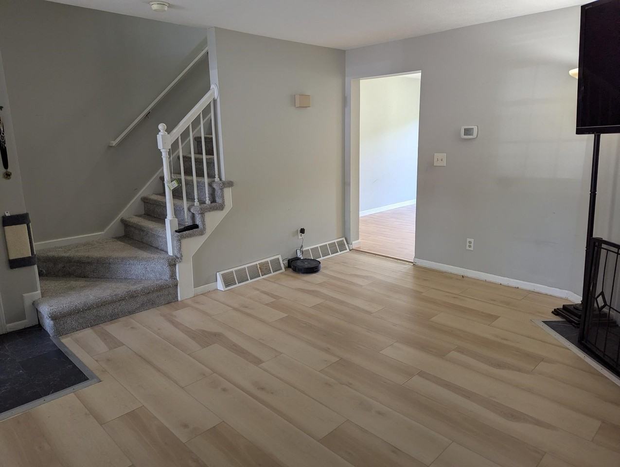 160 Winterwood Dr - Photo 3 of 20