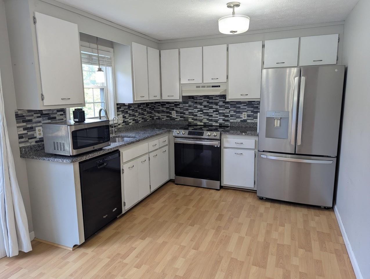 160 Winterwood Dr - Photo 7 of 20