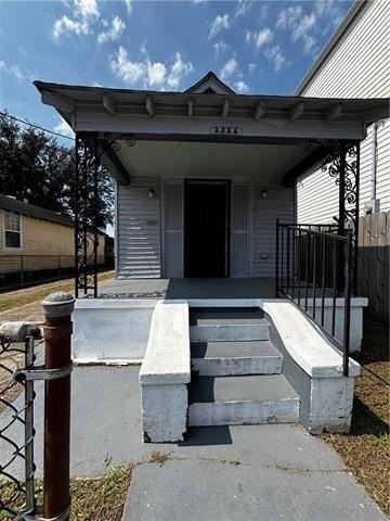 2326 Spain St - Photo 3 of 9