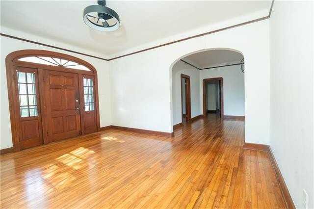 2820 Dublin St - Photo 4 of 15