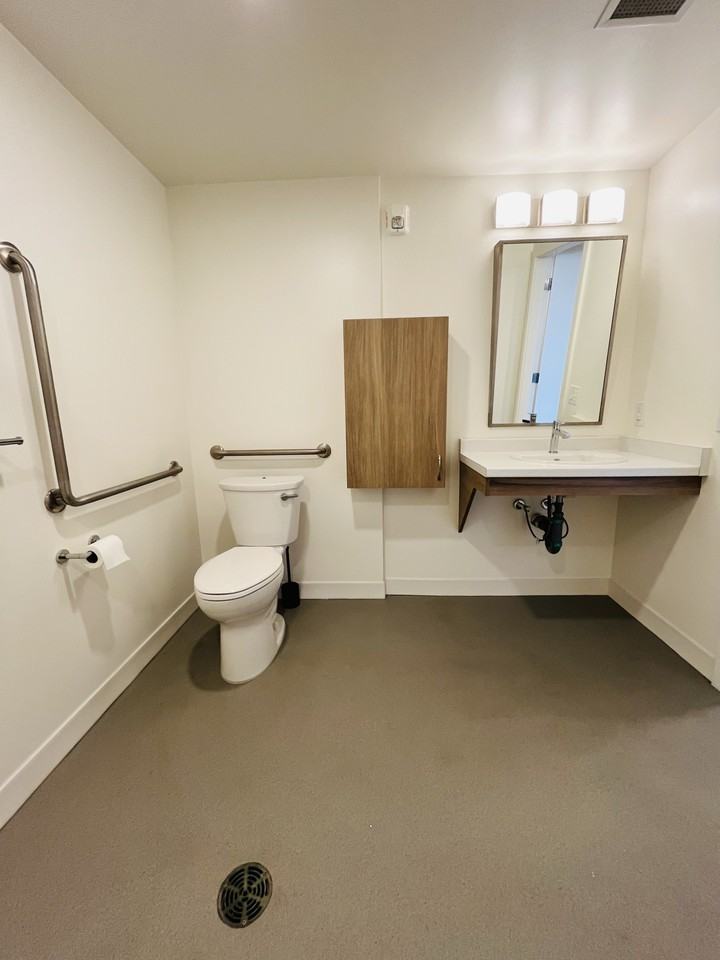 54 West Hastings Street - Photo 4 of 14