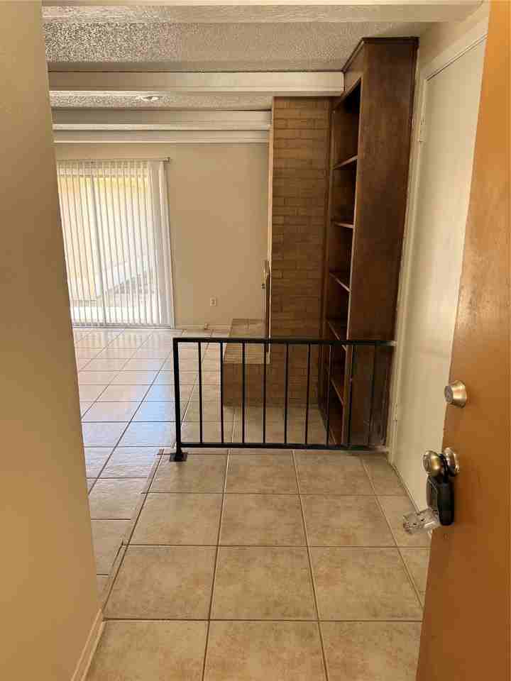 4113 Altamesa Blvd - Photo 5 of 27