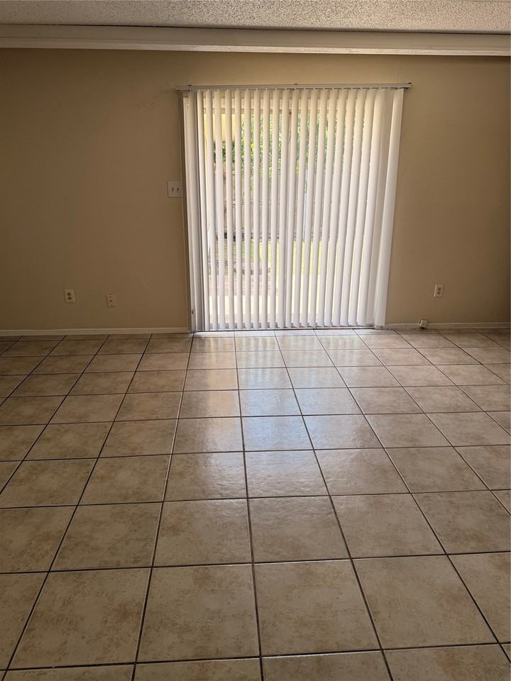 4113 Altamesa Blvd - Photo 6 of 27