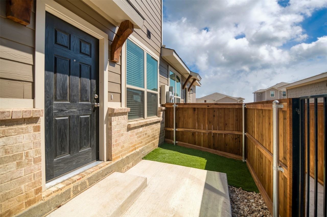 727 Harvest Moon Dr - Photo 3 of 19