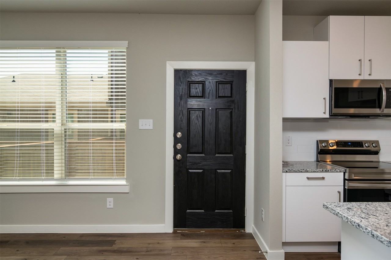 727 Harvest Moon Dr - Photo 4 of 19