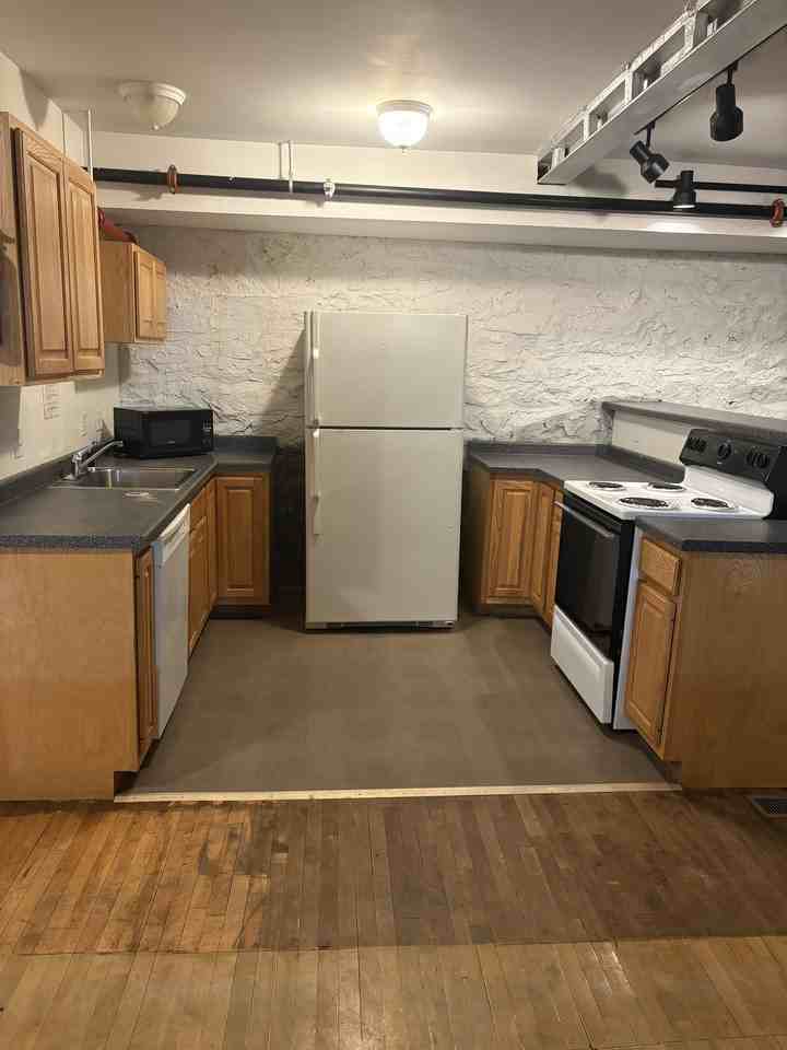 314 Shelden Ave Ste 2b #2B - Photo 2 of 9