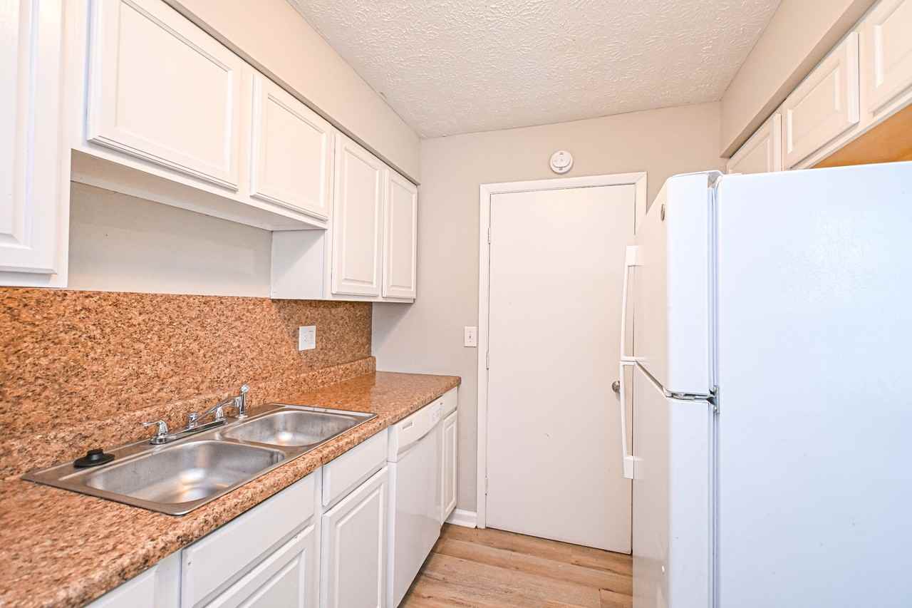 10925 Birchridge Dr #1 - Photo 7 of 27