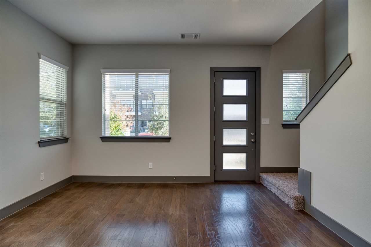 216 Wimberly St - Photo 4 of 23
