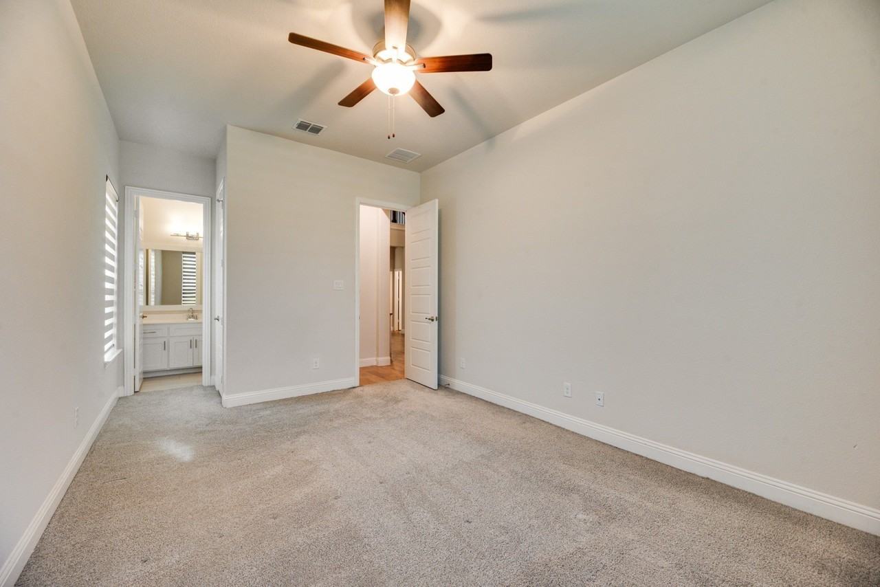 3107 Trinity Ridge St - Photo 5 of 40