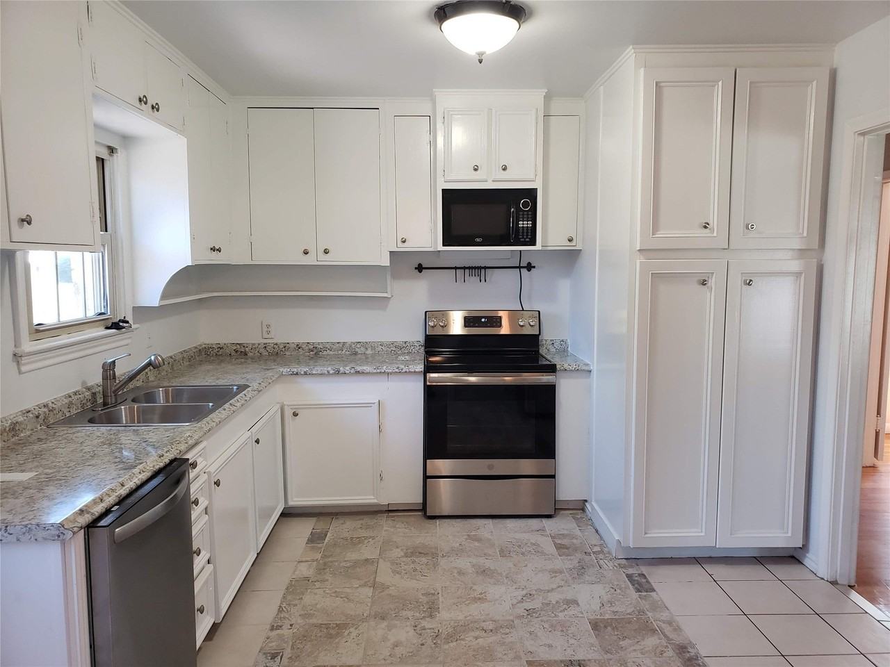 9344 San Fernando Way - Photo 6 of 19