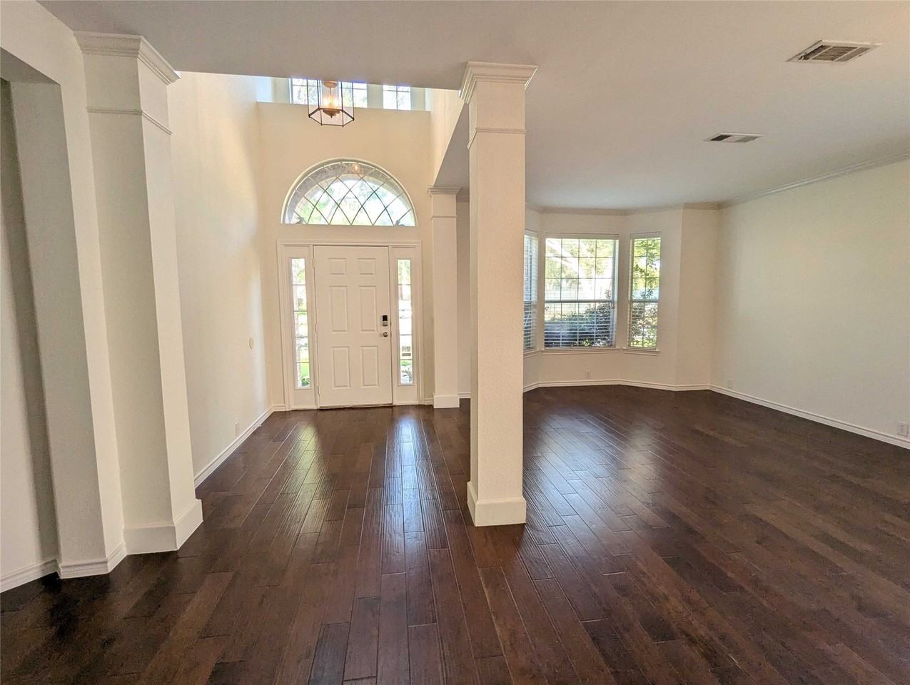 7686 Creekmere Dr - Photo 2 of 40