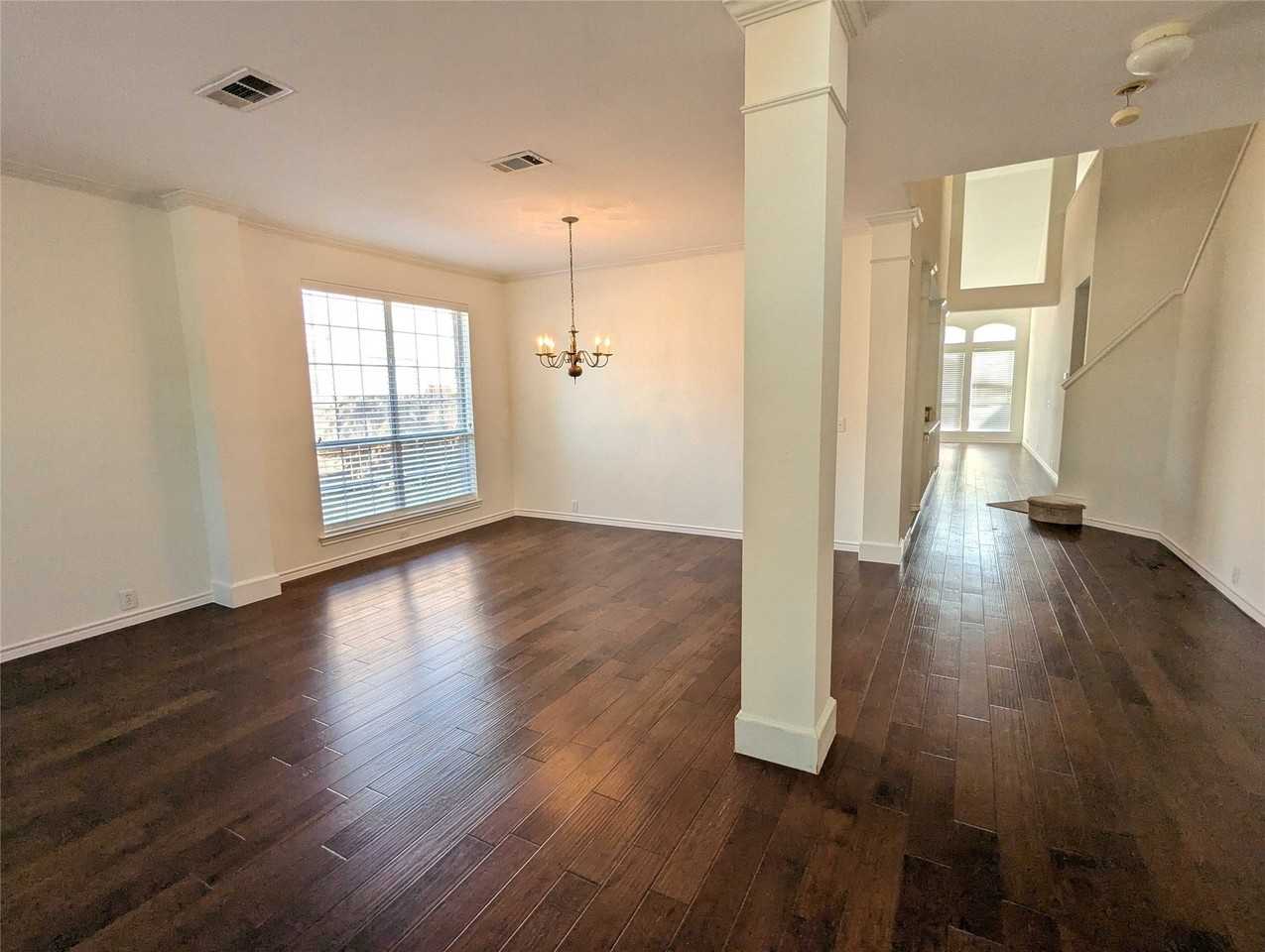 7686 Creekmere Dr - Photo 4 of 40